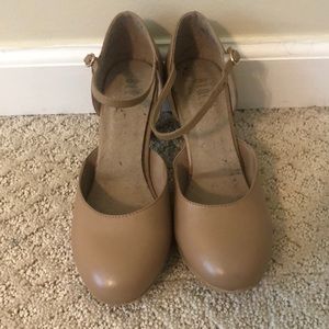 Bloch tan character shoes